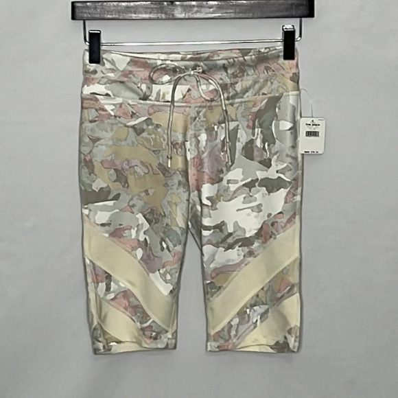 Free People Movement Daybreak Bike Shorts in Wash Combo - NEW - Size XS - Picture 2 of 7